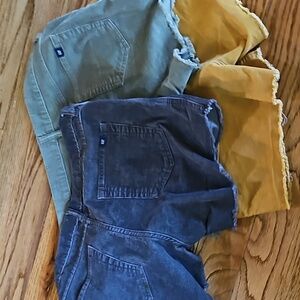 Gap corderoy shorts